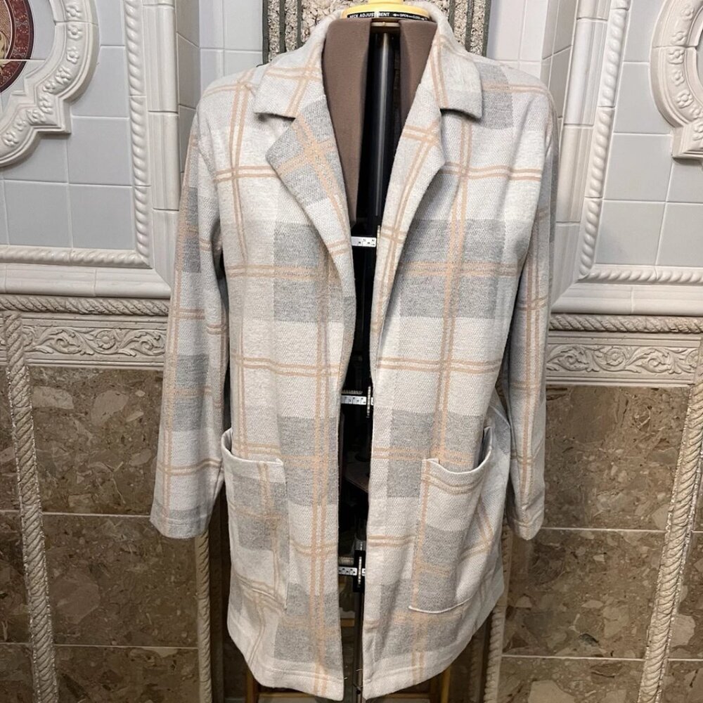 BBJ Los Angeles. Size Large. Open Front Flannel Jacket. Gray Plaid. AL